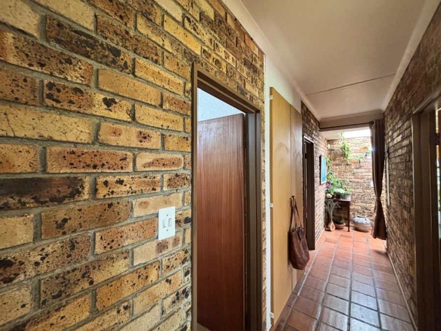 5 Bedroom Property for Sale in Heilige Akker North West